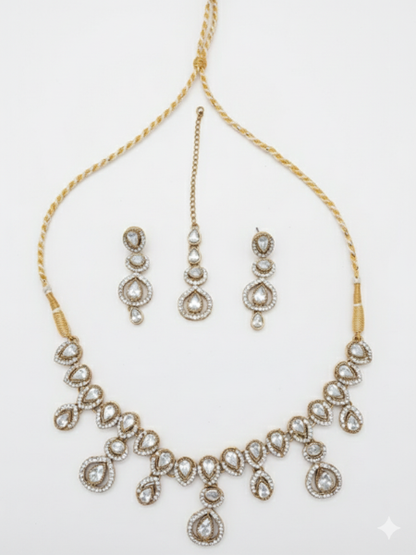 Kundan Necklace Set with Tikka & Earrings – Traditional Pakistani Bridal Jewellery